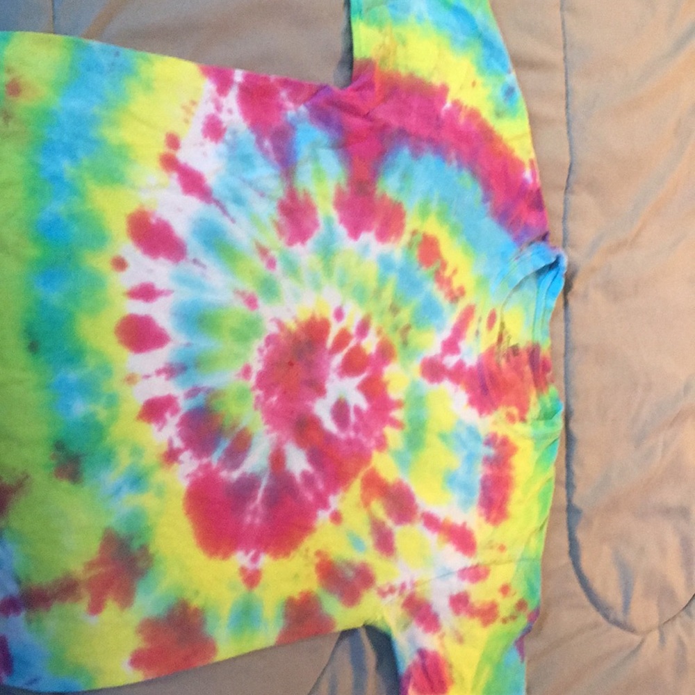Tie die women’s tee